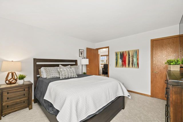 1570 Iroquois AVENUE, Grafton, WI 53024