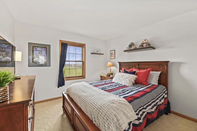 1570 Iroquois AVENUE, Grafton, WI 53024