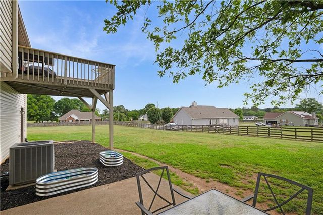 516 Pendley Road SE, Calhoun, GA 30701