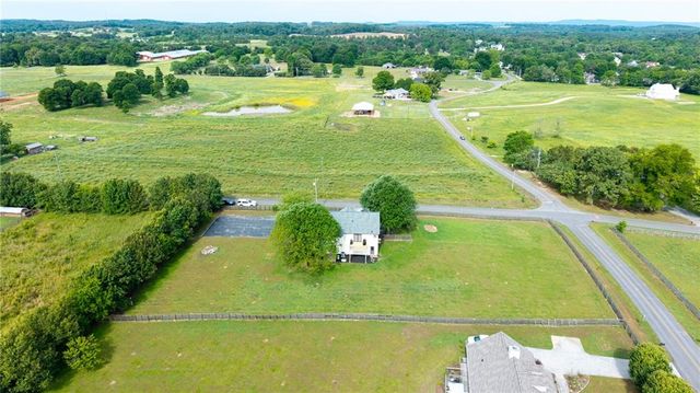 516 Pendley Road SE, Calhoun, GA 30701