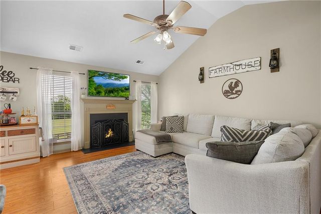 516 Pendley Road SE, Calhoun, GA 30701