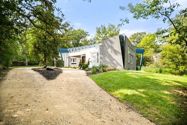 21846 N Hickory Hill Drive, Kildeer, IL 60047