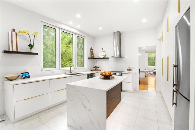 21846 N Hickory Hill Drive, Kildeer, IL 60047