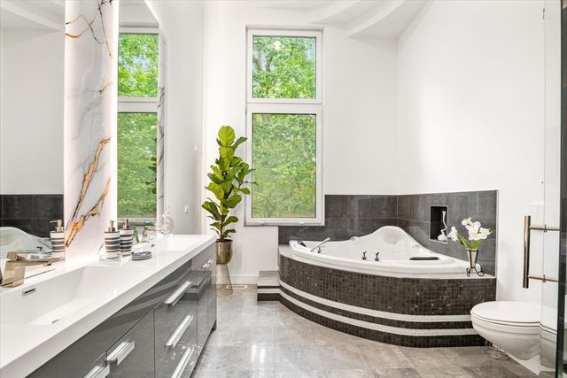 21846 N Hickory Hill Drive, Kildeer, IL 60047