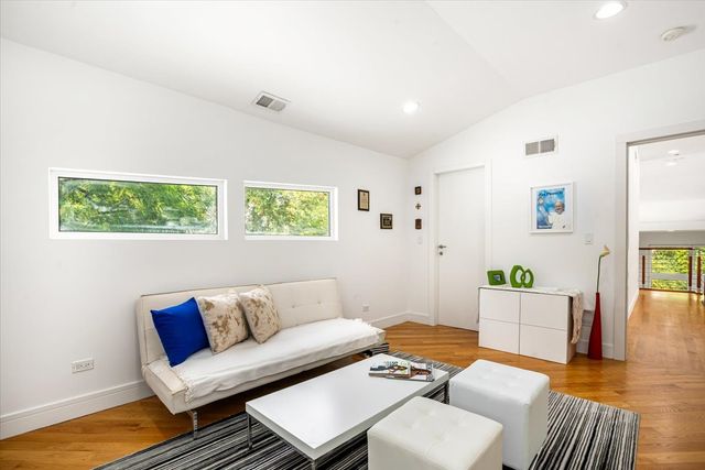 21846 N Hickory Hill Drive, Kildeer, IL 60047