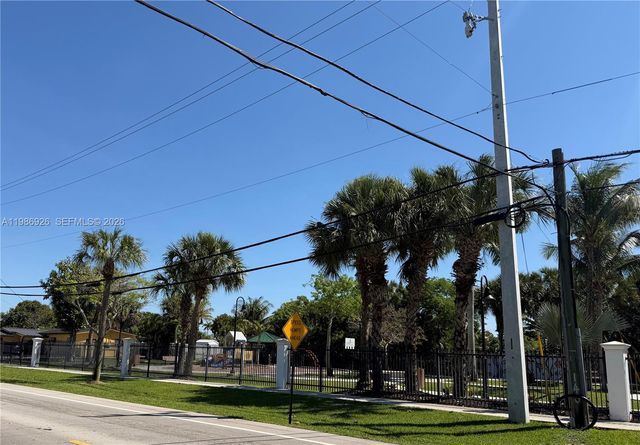 4910 NW 15th Ct, Lauderhill, FL 33313