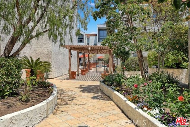 360 S Euclid Avenue 219, Pasadena, CA 91101