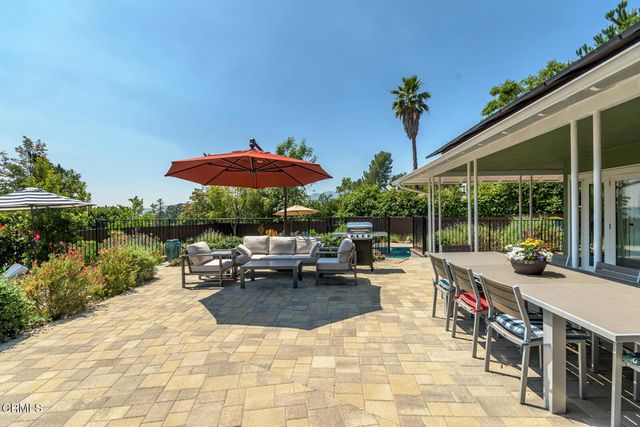 5165 Ocean View Boulevard, La Canada Flintridge, CA 91011