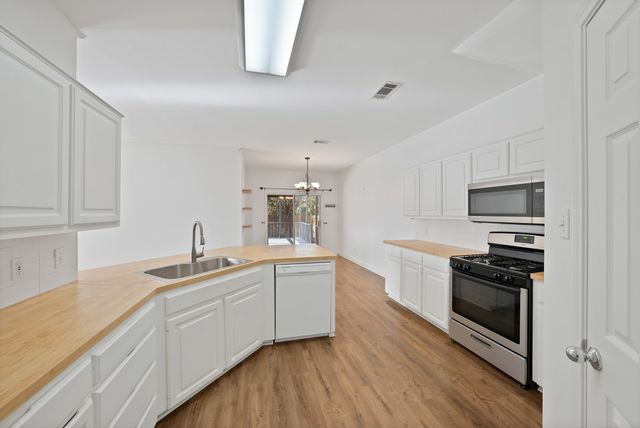 1822 Evergreen Court, Grapevine, TX 76051