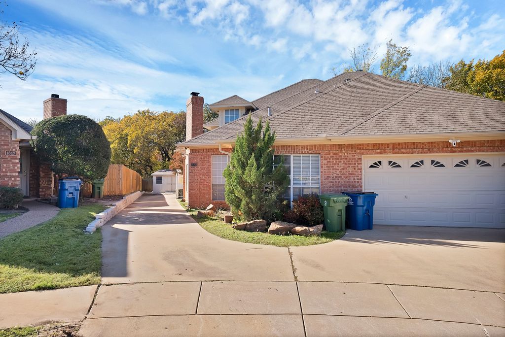 1822 Evergreen Court, Grapevine, TX 76051