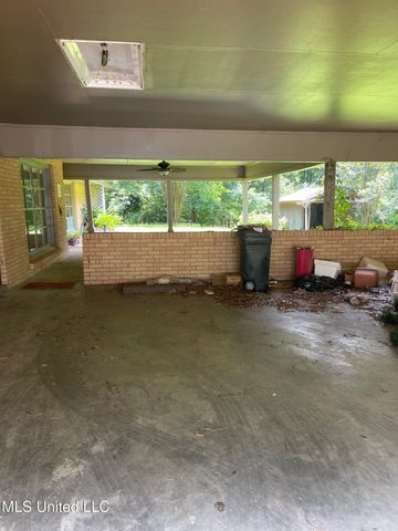305 Linda Dr Drive, Clinton, MS 39056