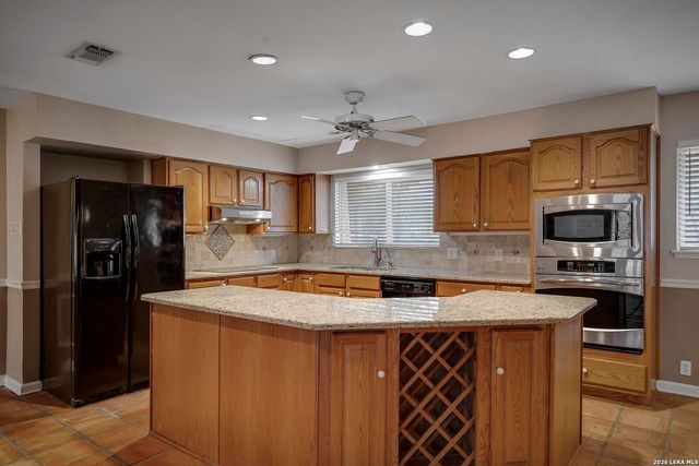 602 Moorside, Windcrest, TX 78239