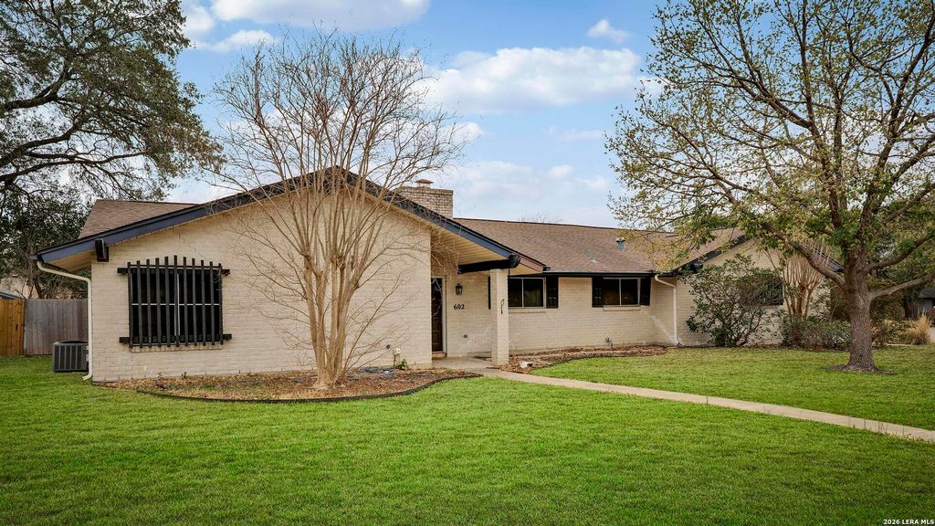 602 Moorside, Windcrest, TX 78239