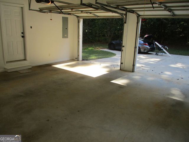 105 Berry Court, Mcdonough, GA 30252