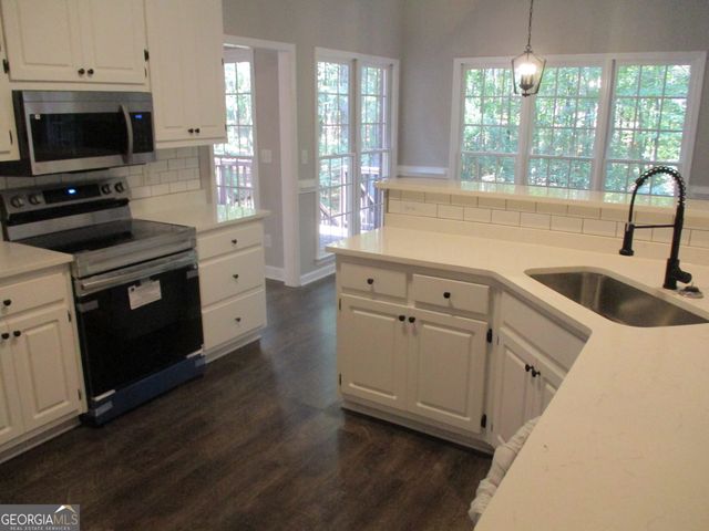 105 Berry Court, Mcdonough, GA 30252