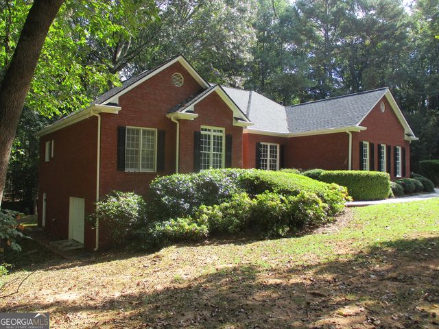 105 Berry Court, Mcdonough, GA 30252