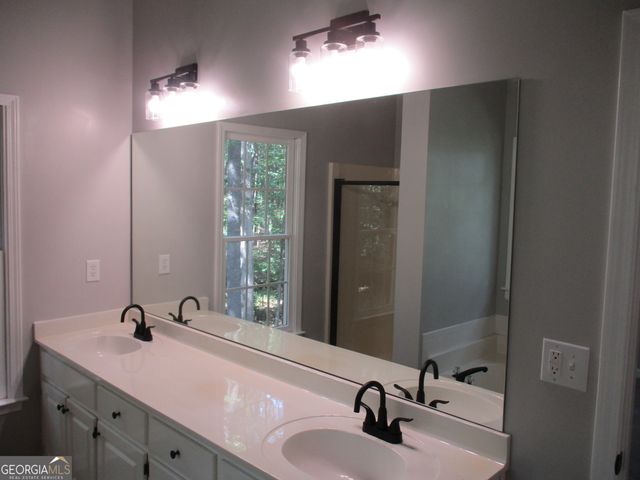 105 Berry Court, Mcdonough, GA 30252