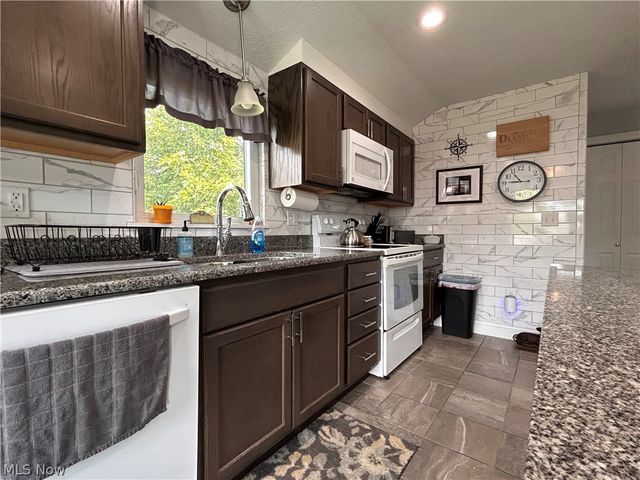213 Oneal Street, Belpre, OH 45714