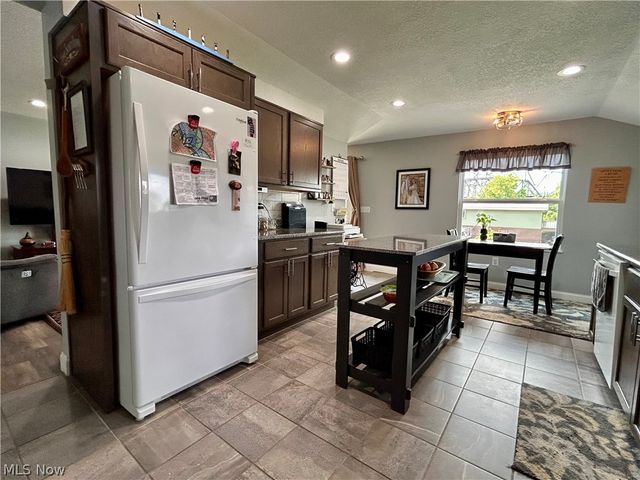 213 Oneal Street, Belpre, OH 45714
