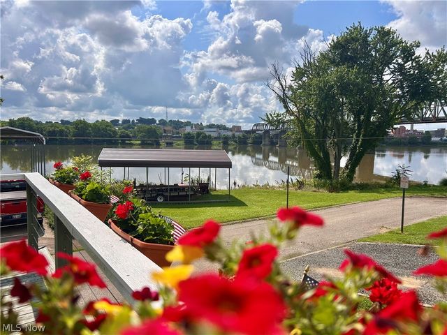 213 Oneal Street, Belpre, OH 45714