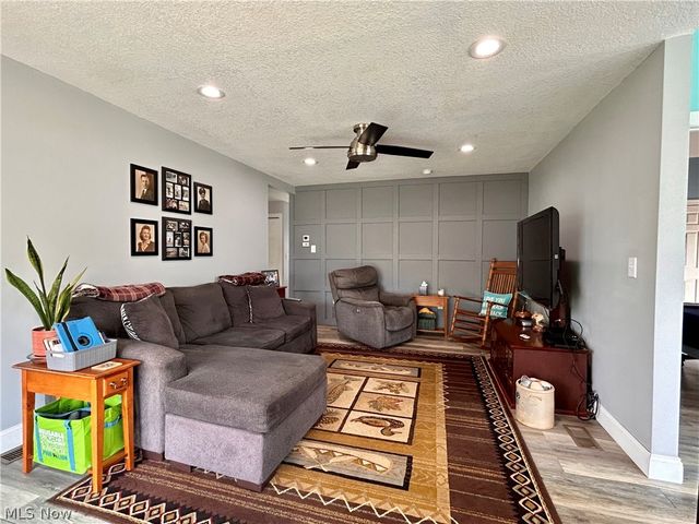 213 Oneal Street, Belpre, OH 45714
