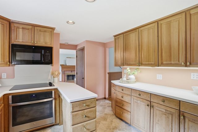 2 Winter St, Acton, MA 01720