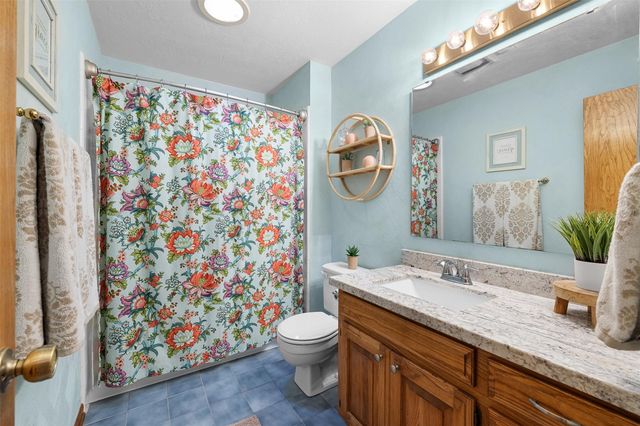 8706 Greenleaf Drive, College Station, TX 77845