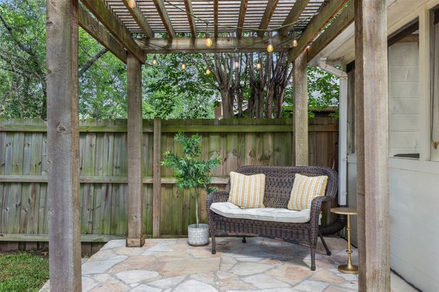 8706 Greenleaf Drive, College Station, TX 77845