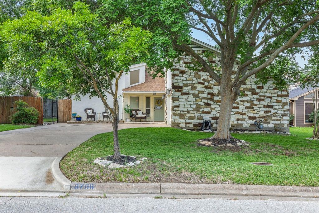 8706 Greenleaf Drive, College Station, TX 77845
