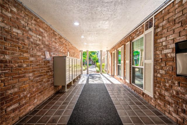 361 N Post Oak Lane 241, Houston, TX 77024