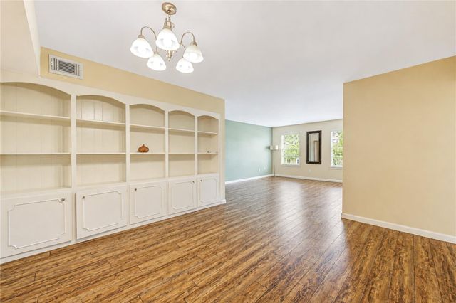 361 N Post Oak Lane 241, Houston, TX 77024