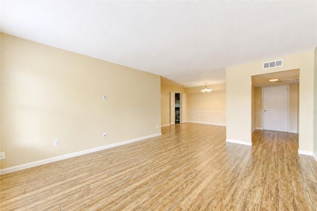 361 N Post Oak Lane 241, Houston, TX 77024