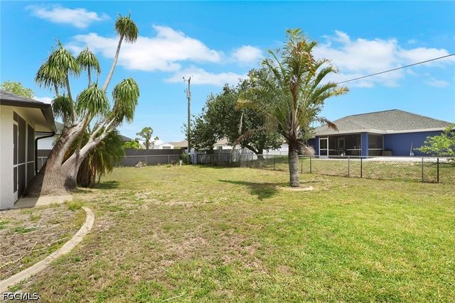 1628 SW 12th LN, Cape Coral, FL 33991