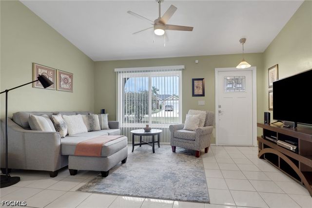 1628 SW 12th LN, Cape Coral, FL 33991