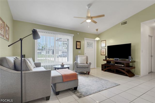1628 SW 12th LN, Cape Coral, FL 33991
