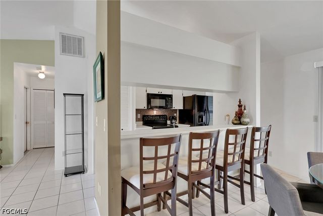1628 SW 12th LN, Cape Coral, FL 33991