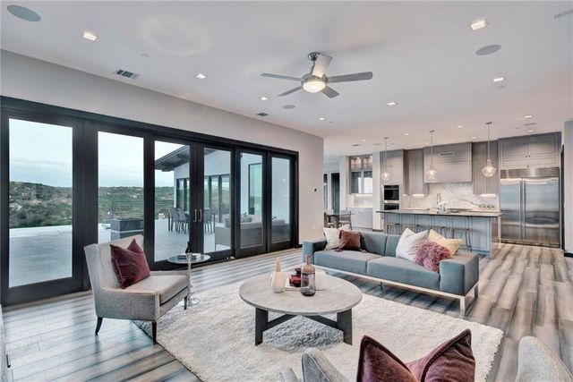 600 Barrett LN, Austin, TX 78733