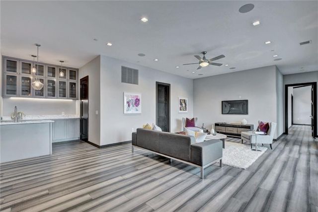 600 Barrett LN, Austin, TX 78733