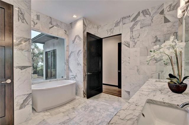 600 Barrett LN, Austin, TX 78733