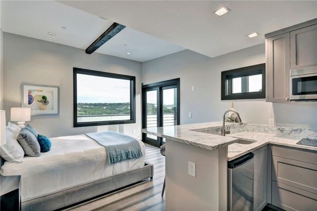 600 Barrett LN, Austin, TX 78733