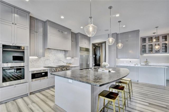 600 Barrett LN, Austin, TX 78733