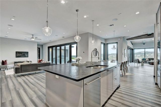 600 Barrett LN, Austin, TX 78733