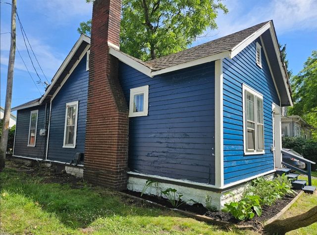 403 Pennsylvania Avenue, Dowagiac, MI 49047