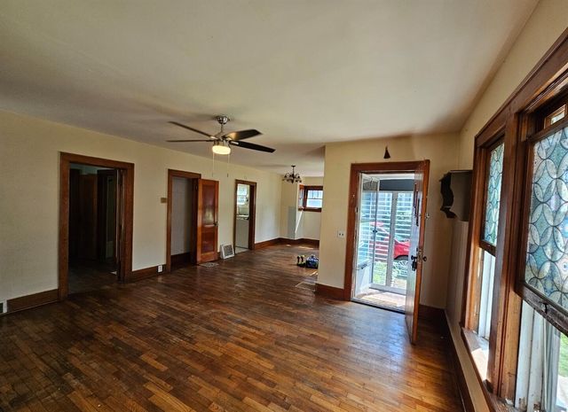 403 Pennsylvania Avenue, Dowagiac, MI 49047