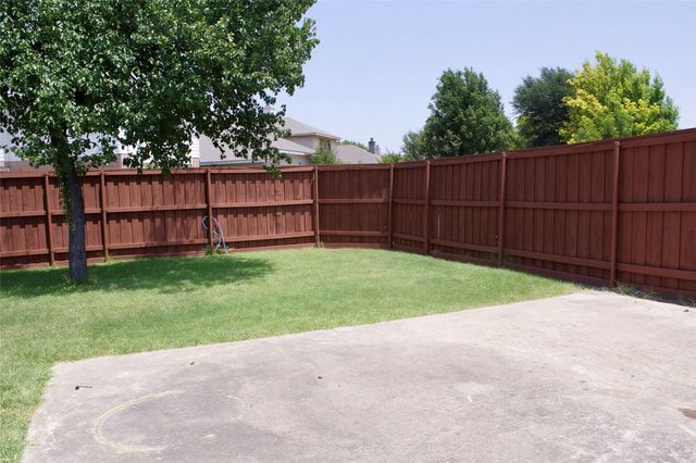 104 Cobblestone Drive, Wylie, TX 75098