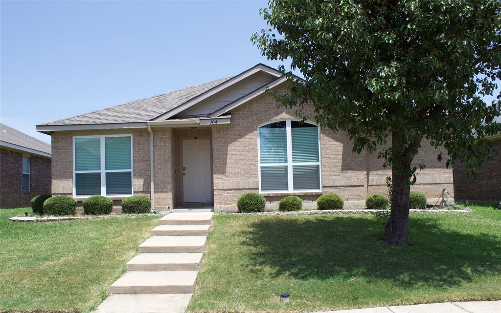 104 Cobblestone Drive, Wylie, TX 75098