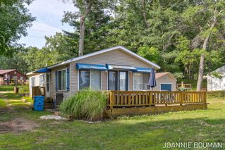 8286 W Pine Grove Beach Drive, Lake Twp, MI 49304