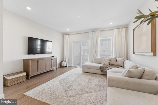 22906 TAWNY PINE, Ashburn, VA 20148