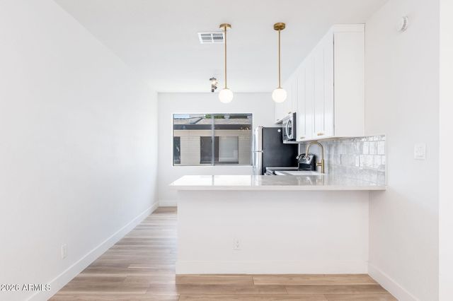 749 E MONTEBELLO Avenue 223, Phoenix, AZ 85014
