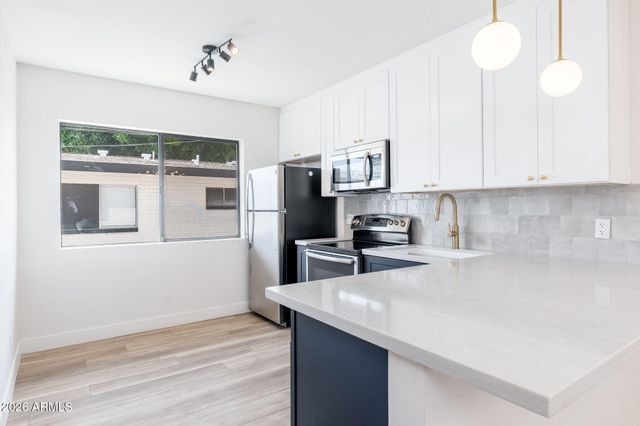 749 E MONTEBELLO Avenue 223, Phoenix, AZ 85014